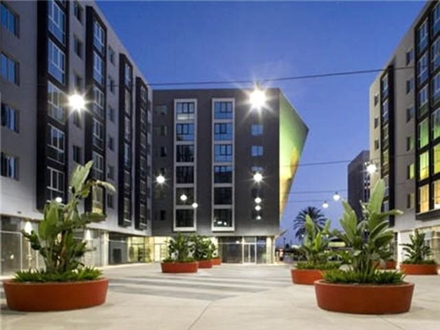 Wilshire Vermont Station - Photo 2 of 6