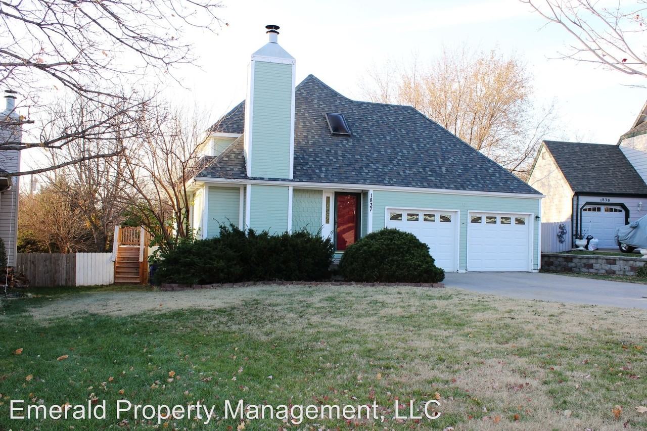 1837 Plymouth Rd - Photo 2 of 44