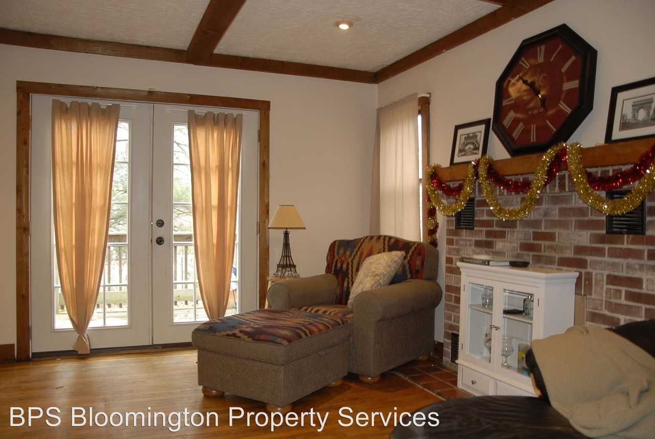 100 N Bryan Ave - Photo 2 of 6