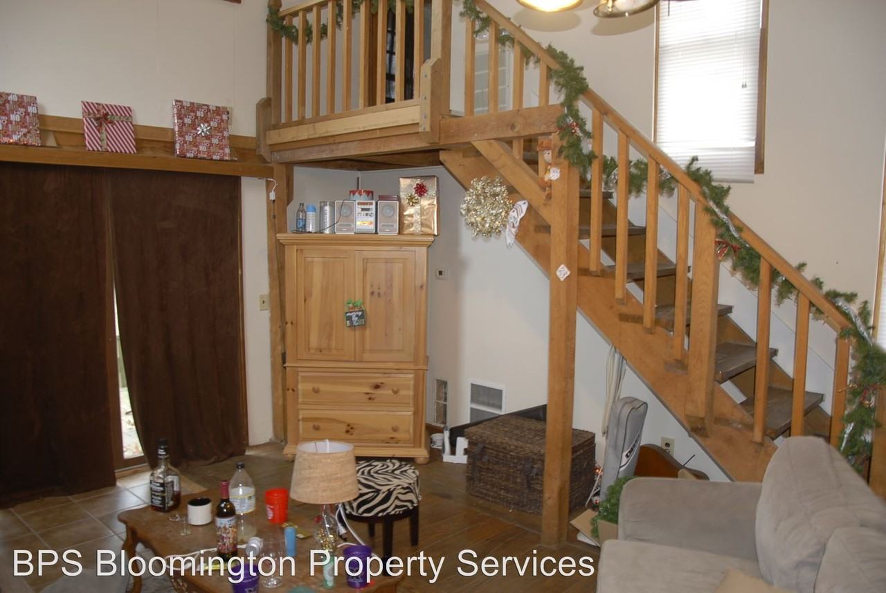 100 N Bryan Ave - Photo 3 of 6