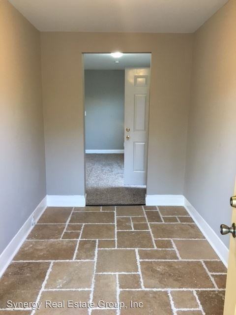 54 Green St - Photo 2 of 10