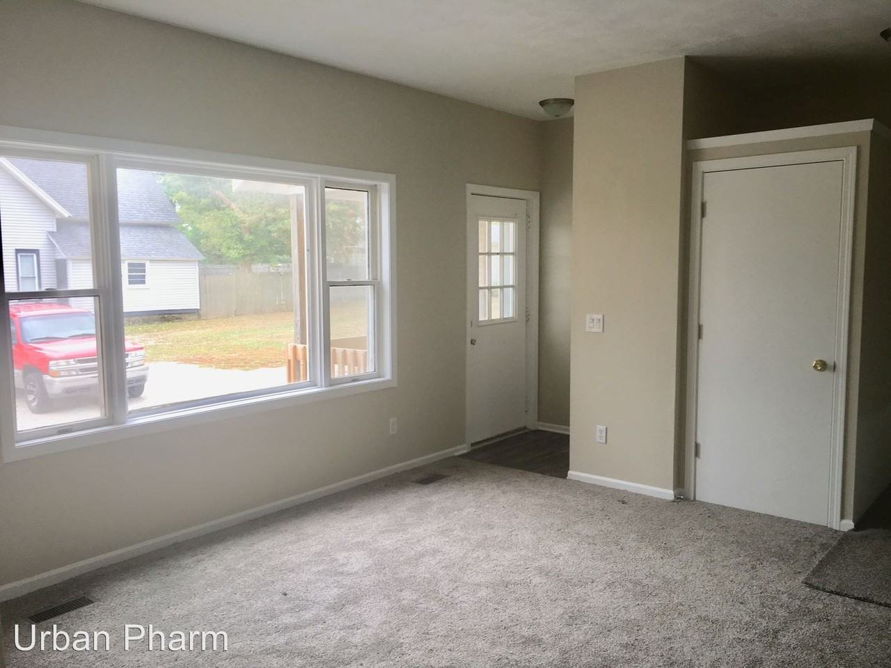 6901 Hammond SE - Photo 3 of 6
