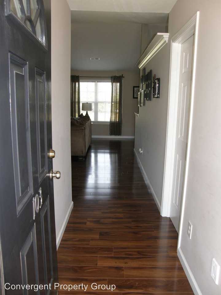 103 Stevens Ct - Photo 3 of 32