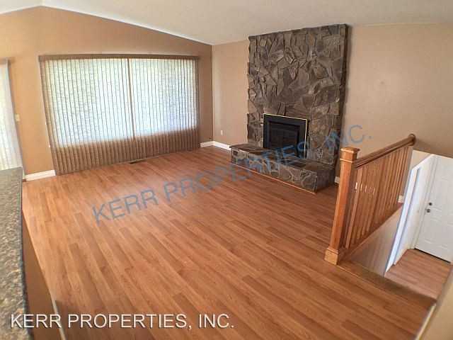 23010 SE Naomi Ct - Photo 3 of 31