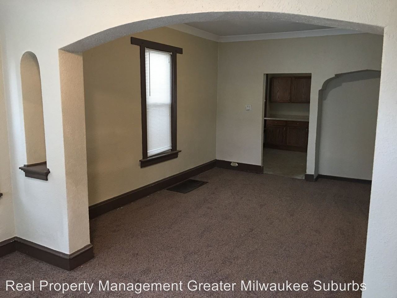 2555 N 36th St - Photo 2 of 21