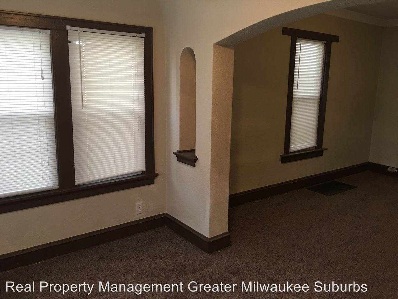 2555 N 36th St - Photo 3 of 21