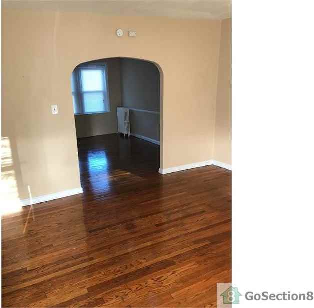 116 Maple Ave - Photo 2 of 7