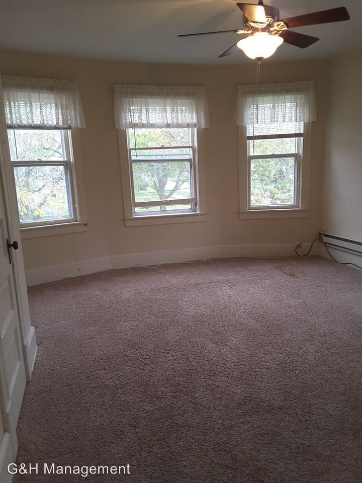 504 8th St NW - Photo 2 of 6