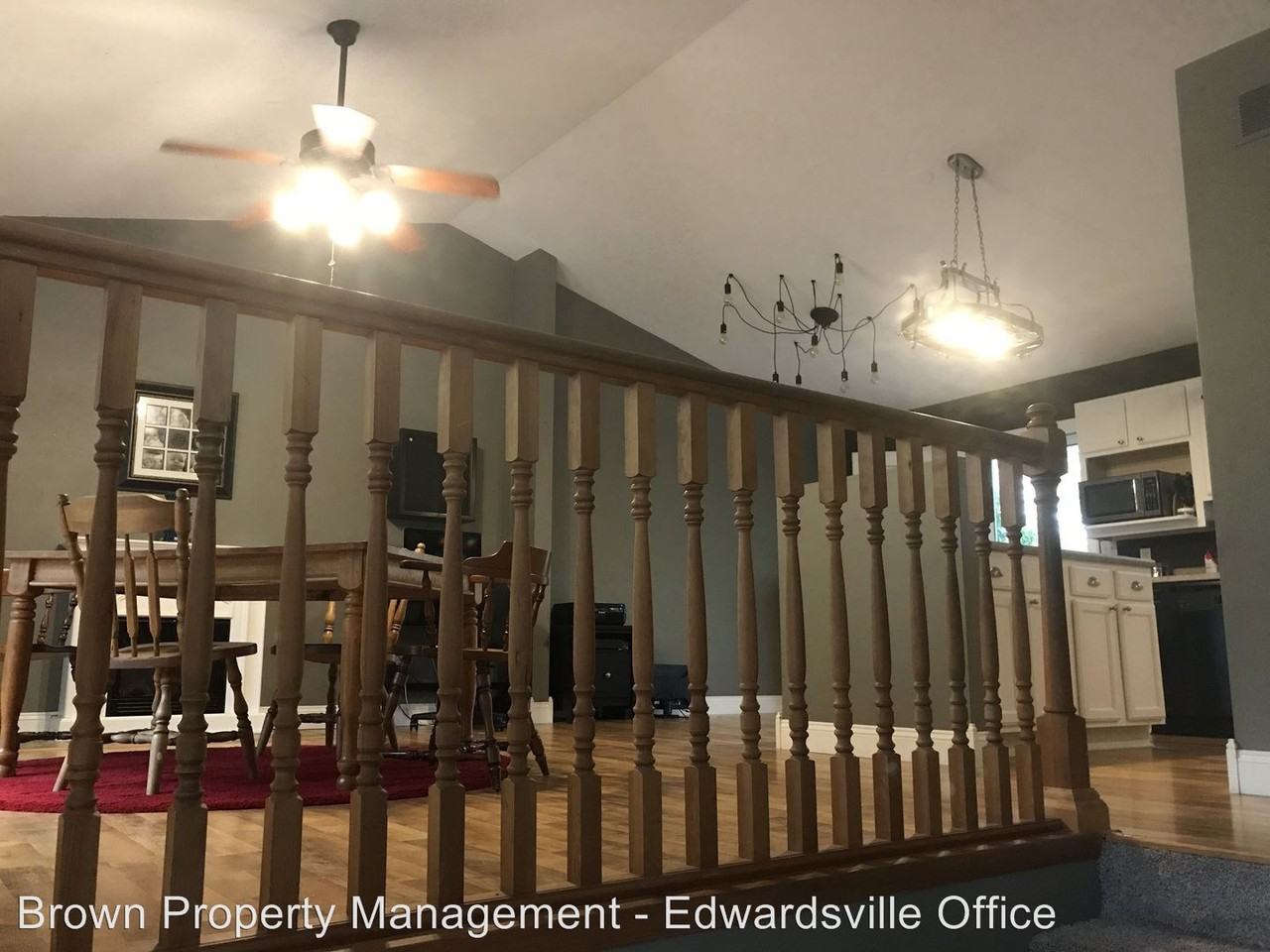 17 Williamsburg Ln - Photo 2 of 18