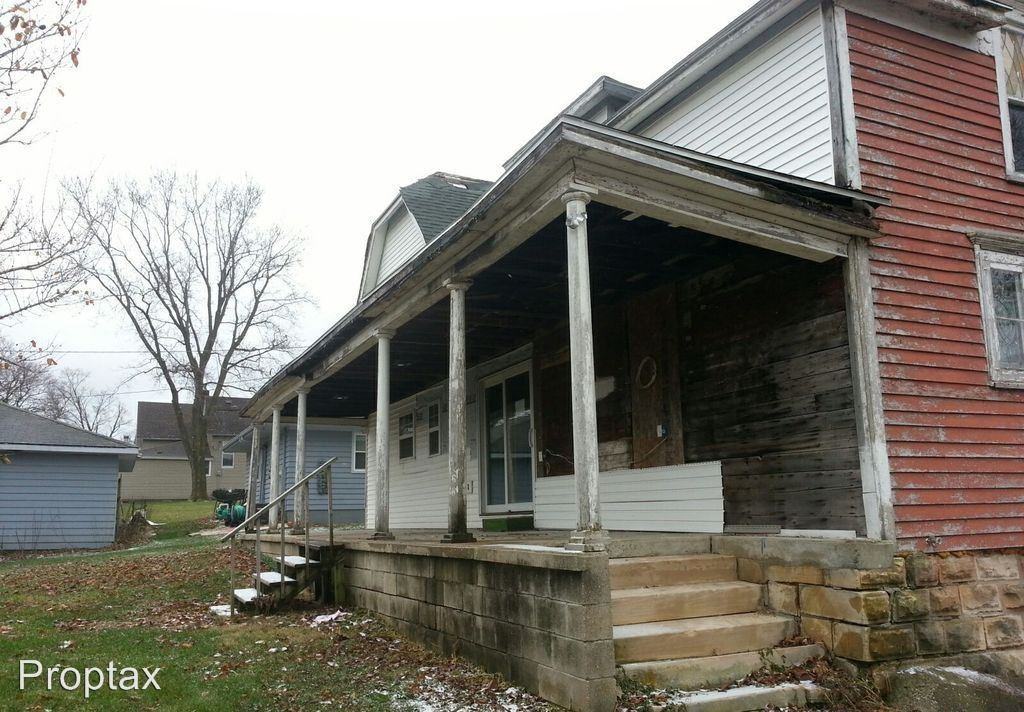 310 Catherine St - Photo 3 of 4