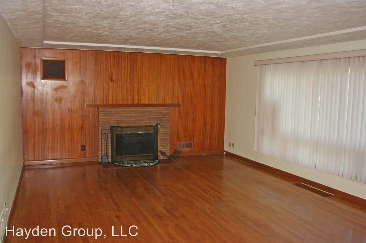 4725 SW 98th Ave - Photo 2 of 22