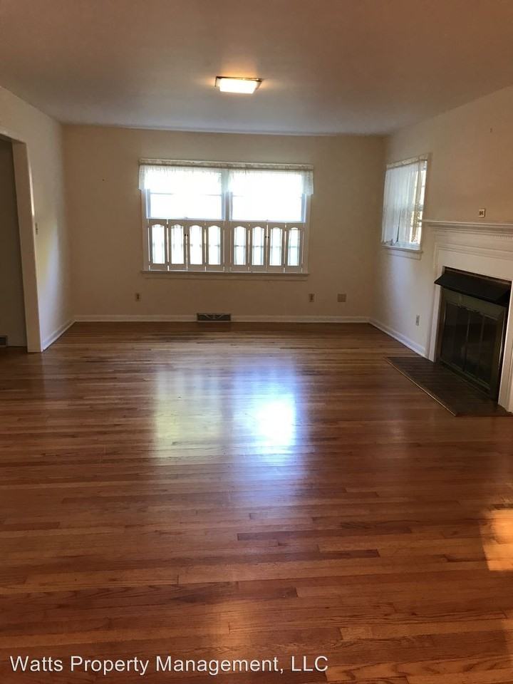1004 Redfields Rd - Photo 3 of 15