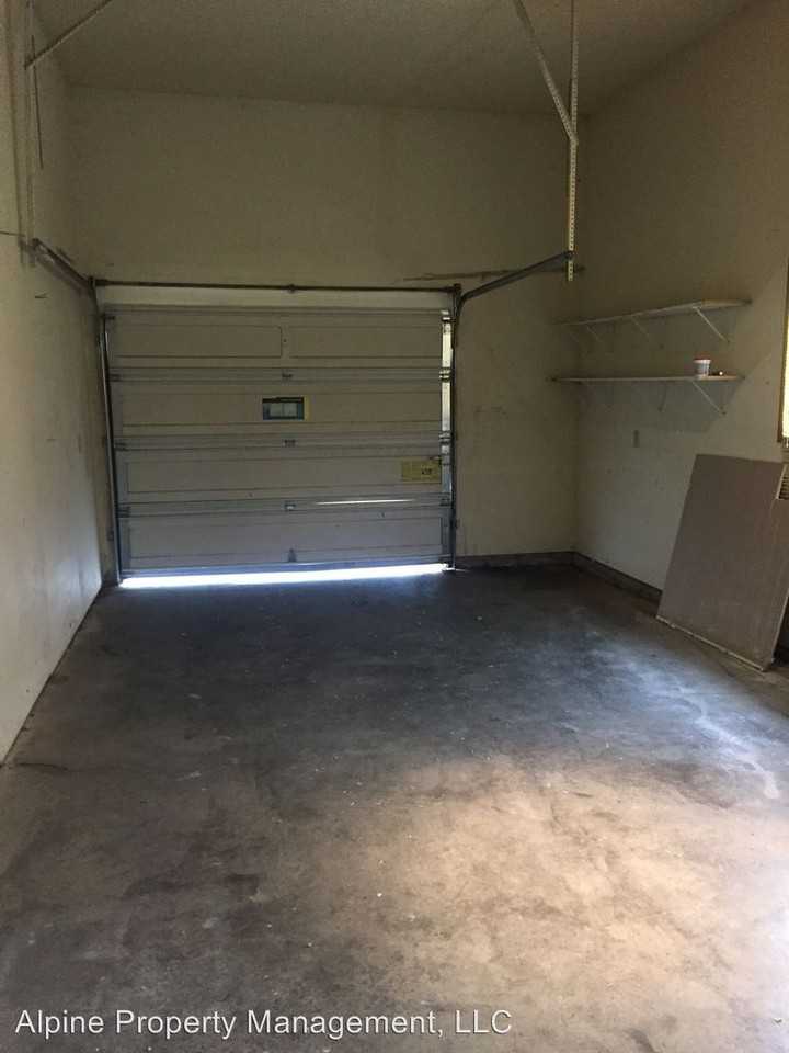 3205 N Wayland Ave - Photo 3 of 20