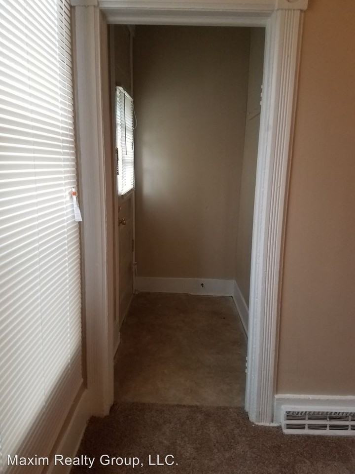 1940 S 16th St - Photo 2 of 10