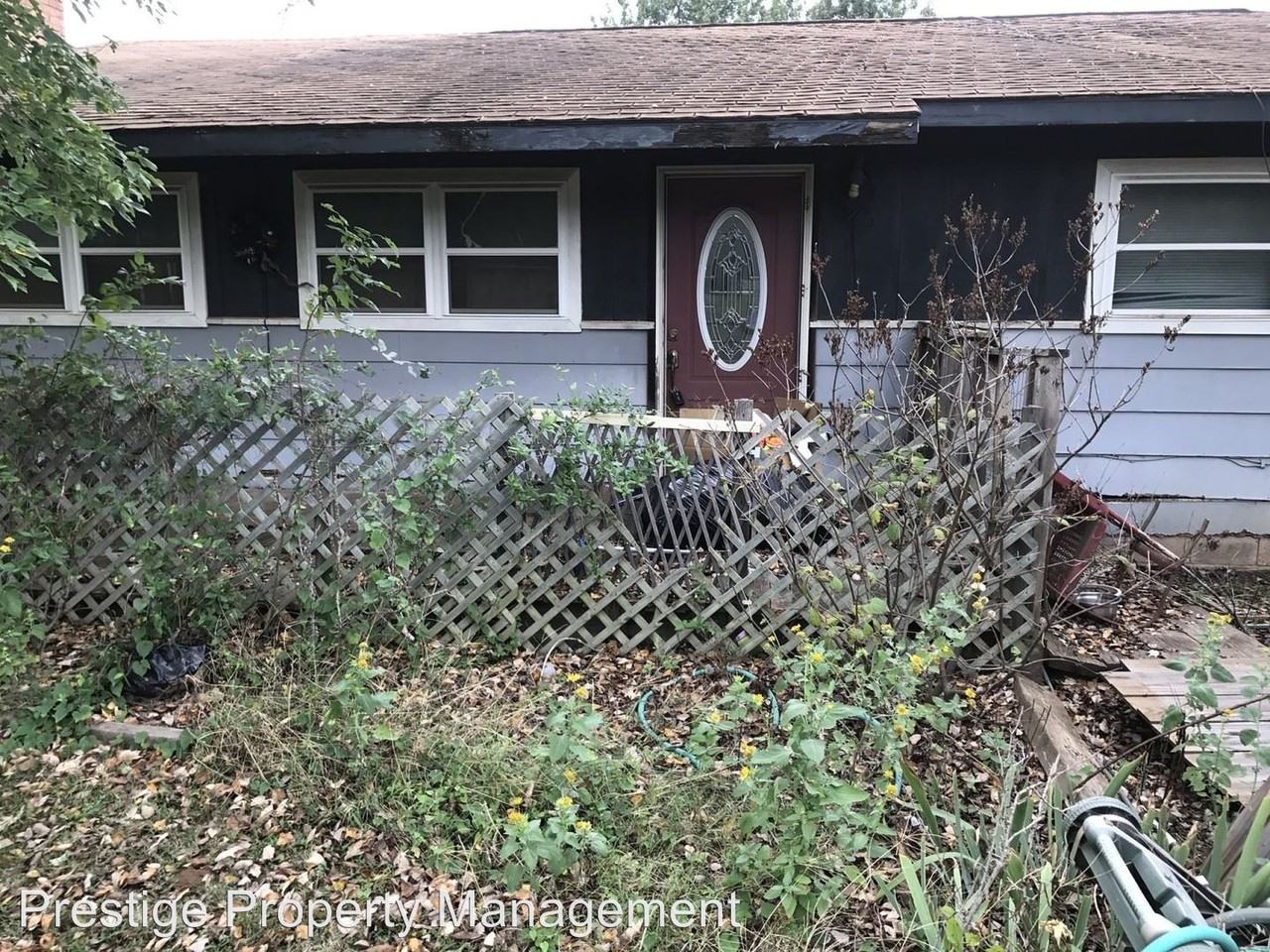 1919 N Oklahoma St - Photo 2 of 11