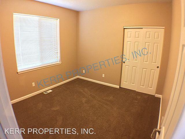 753 NE Pacific Dr - Photo 2 of 19