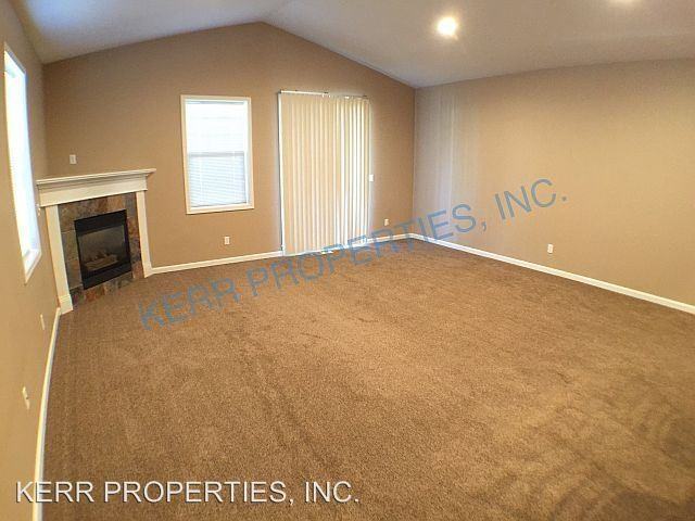 753 NE Pacific Dr - Photo 3 of 19