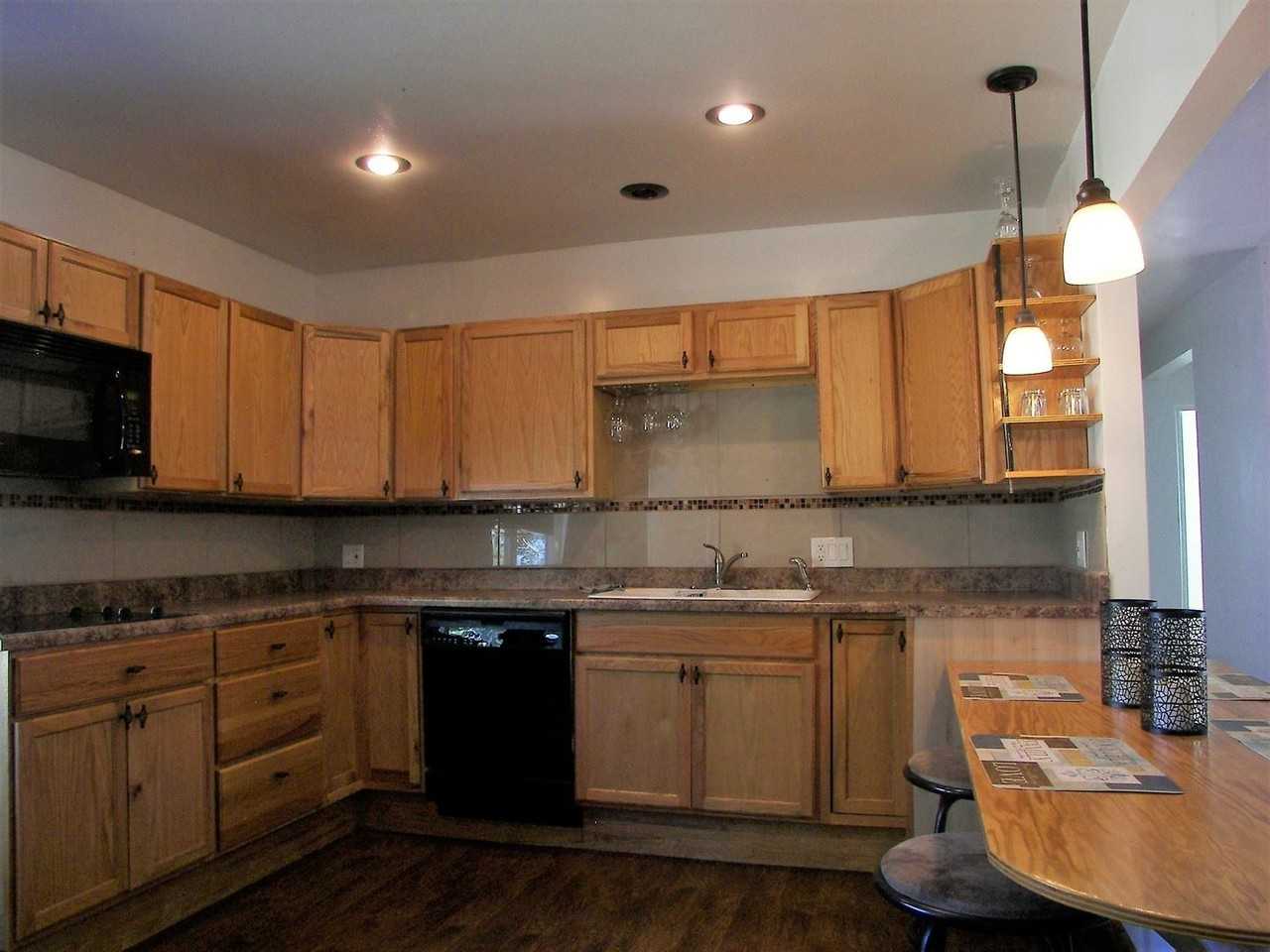 2718 Manzano St NE - Photo 3 of 10