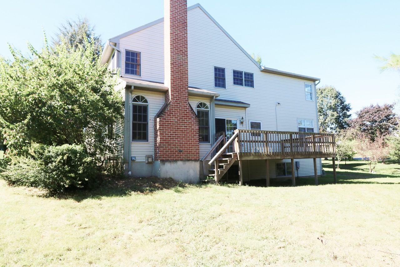 7 Fairway Dr - Photo 2 of 17