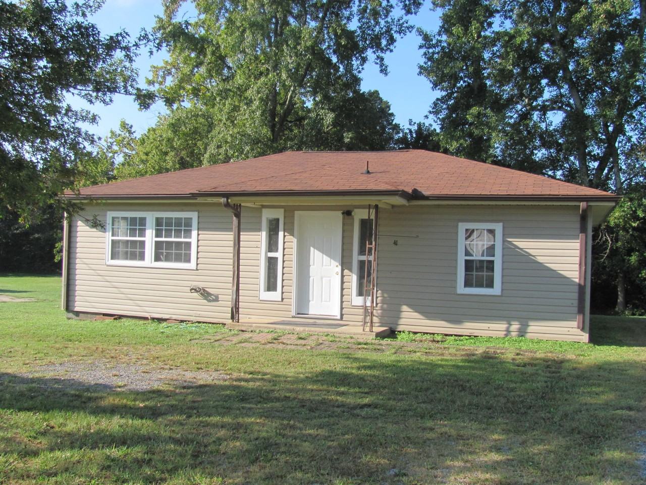 41 Goodwin Rd - Photo 2 of 17