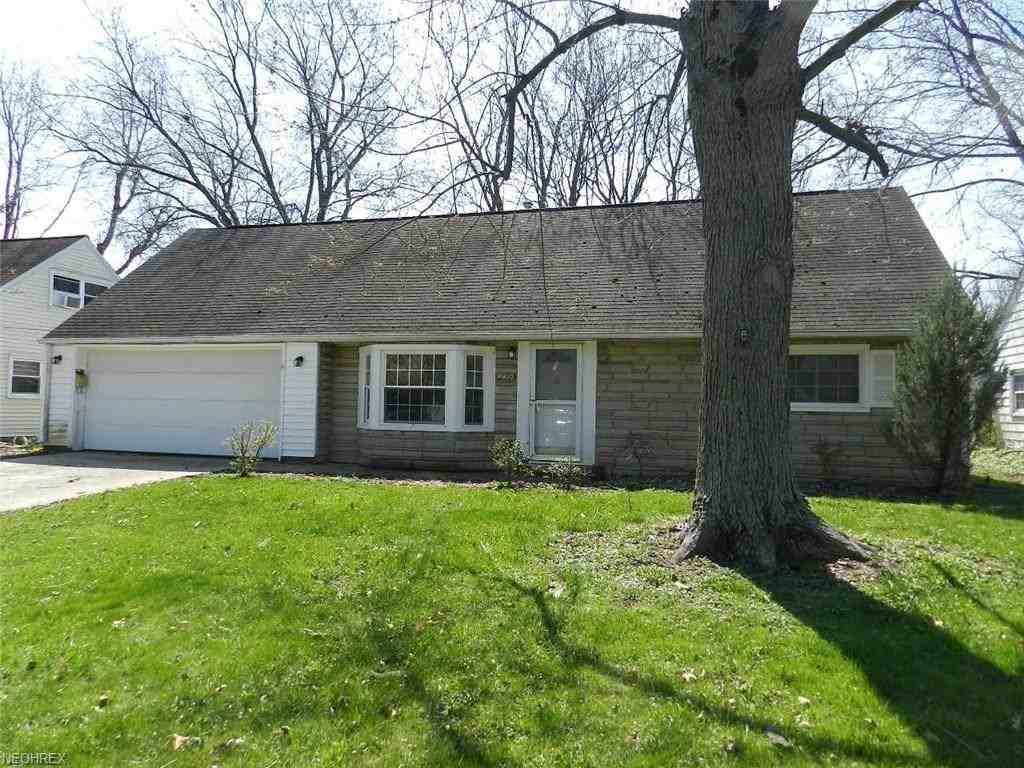 4900 Greenwood Dr - Photo 2 of 24