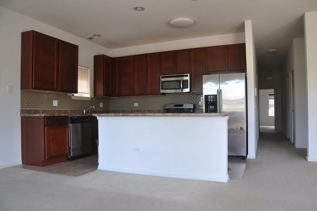 3529 S Dearborn St #201 - Photo 2 of 14