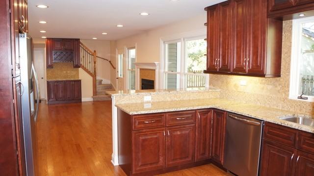 644 N Oak St - Photo 3 of 41