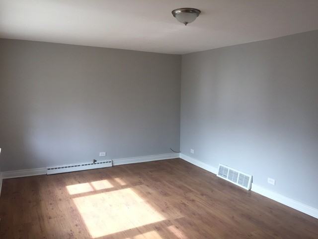 818 13th St - Photo 2 of 7