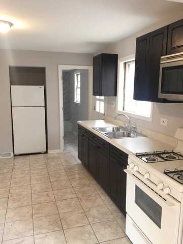818 13th St - Photo 3 of 7