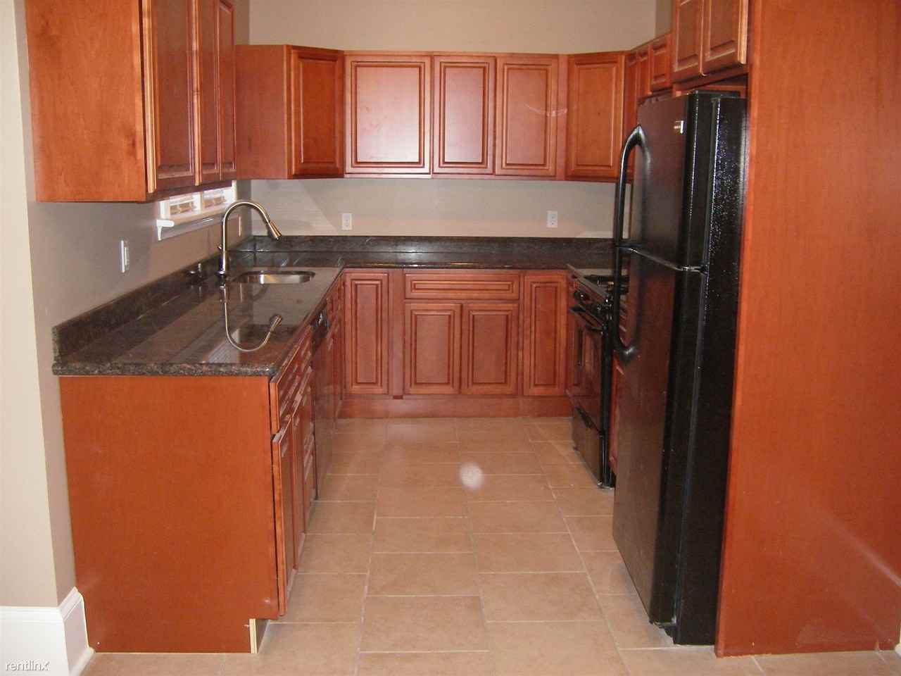 803 Franklin St - Photo 2 of 7