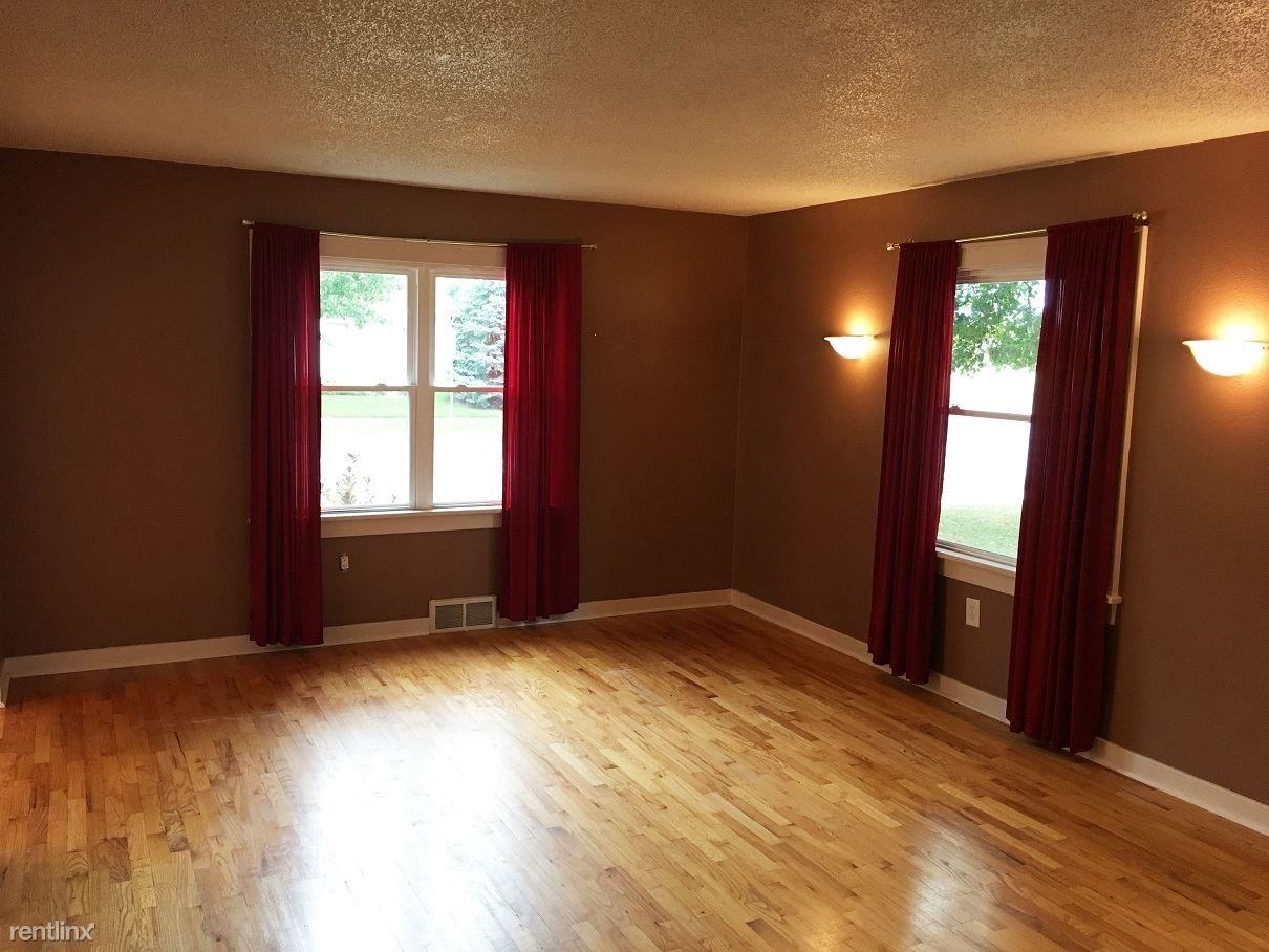 837 E Ash St - Photo 3 of 19