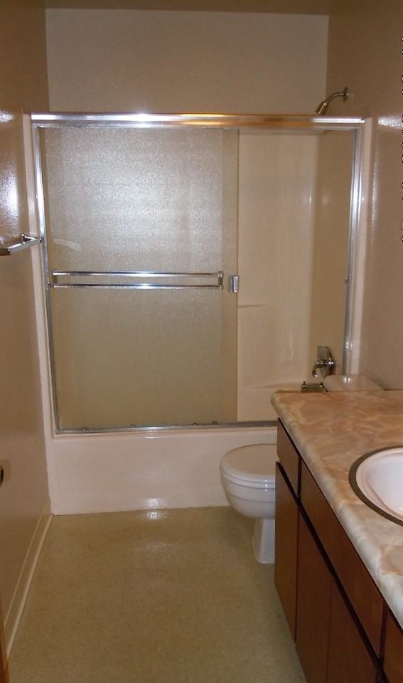 1550 N Bush St - Photo 3 of 6