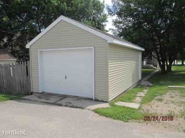 515 N Broadway - Photo 3 of 23