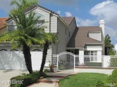 25051 Amberwood - Photo 2 of 23