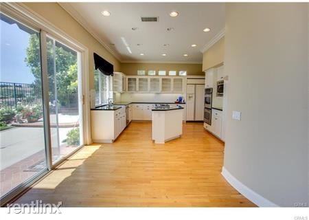 43 Charleston Ln - Photo 2 of 10