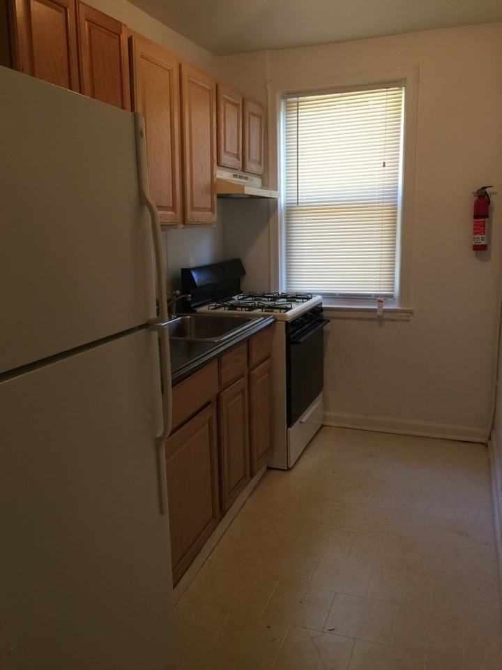 3205 W 2nd St - Photo 2 of 7