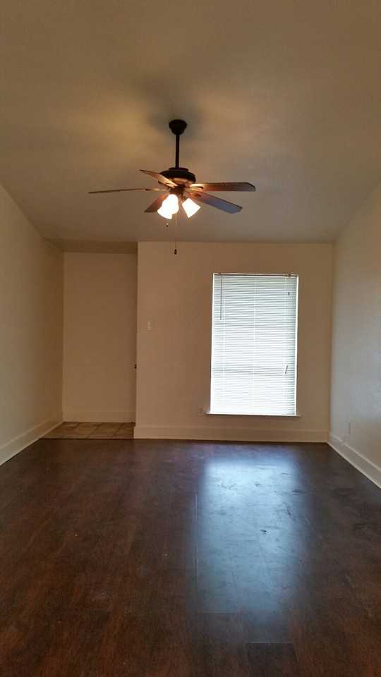 300 Ocean Dr - Photo 2 of 13