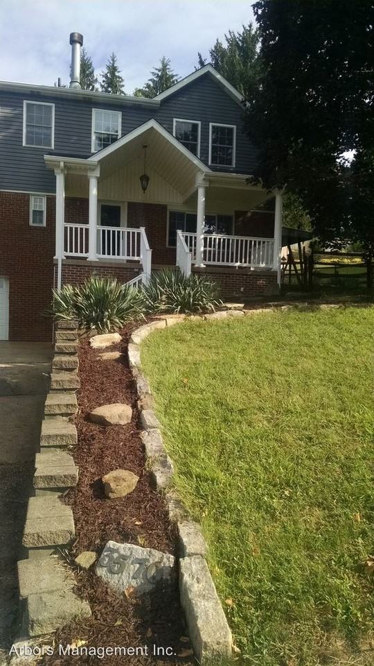 3570 Sinclair Dr - Photo 2 of 15