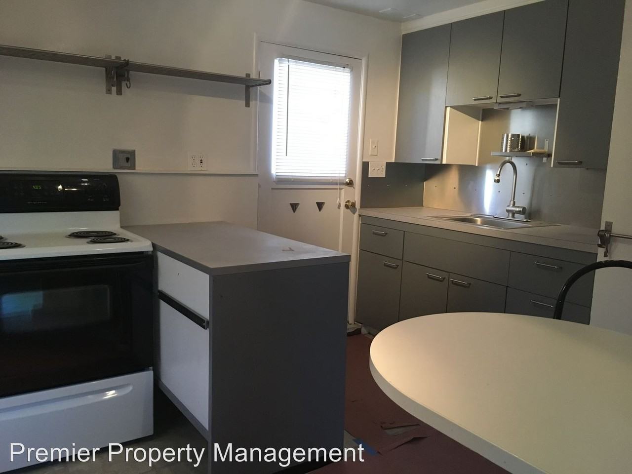 1902 Carquinez Ave - Photo 3 of 10