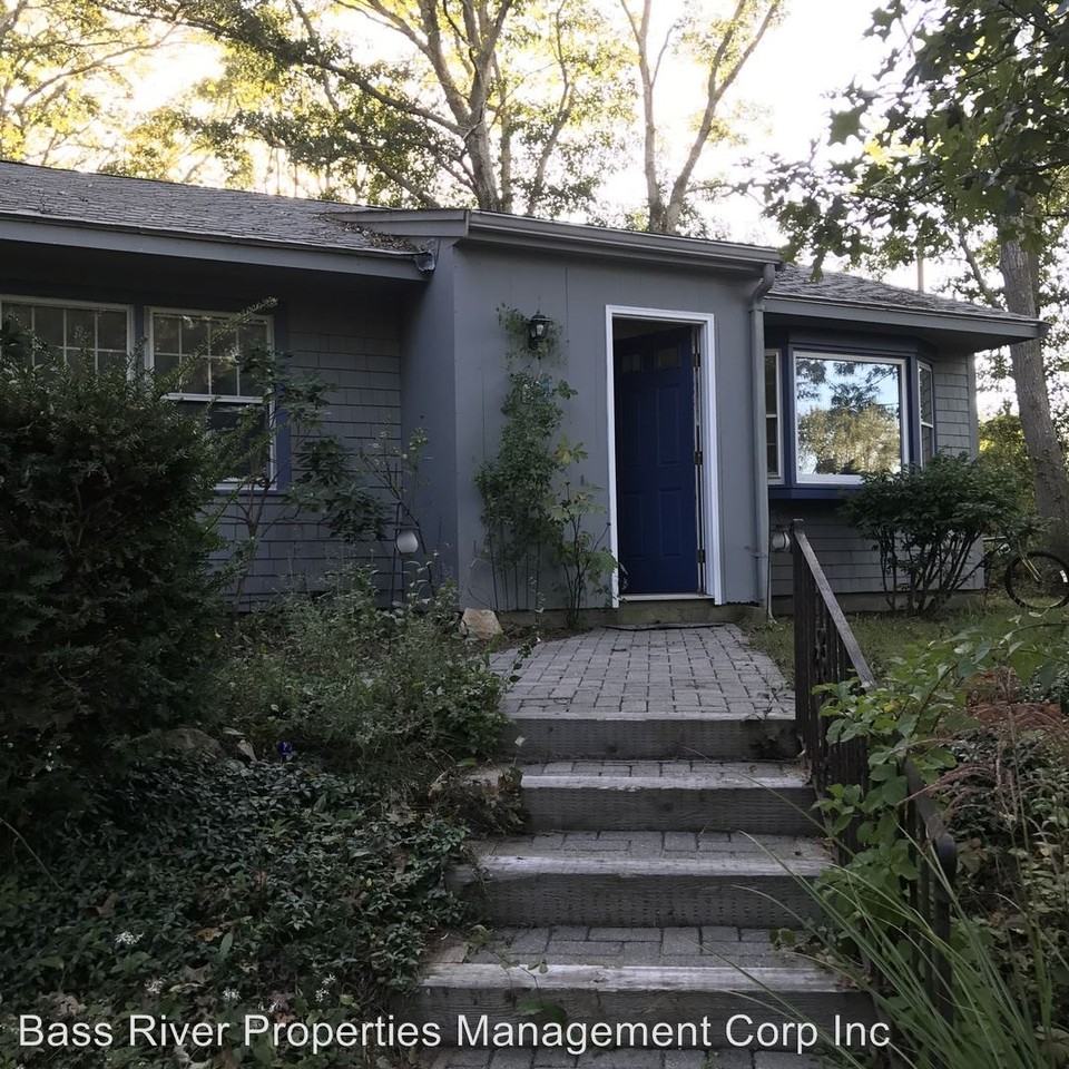 2631 Main St - Photo 2 of 8