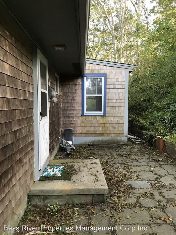 2631 Main St - Photo 3 of 8