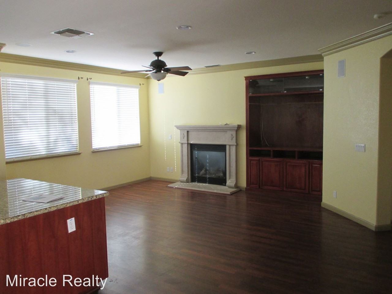 15035 Torrey Pines Cir - Photo 3 of 11