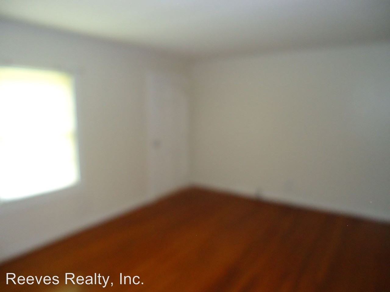 2570 Fairway Dr - Photo 2 of 5