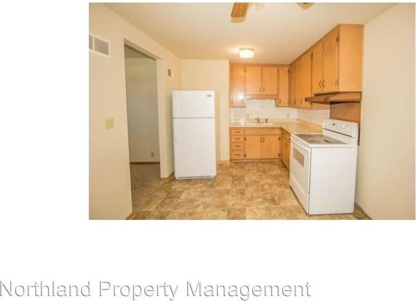 5631 N Strathbury Ave - Photo 2 of 7