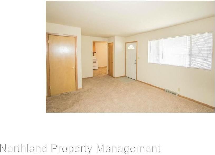 5631 N Strathbury Ave - Photo 3 of 7