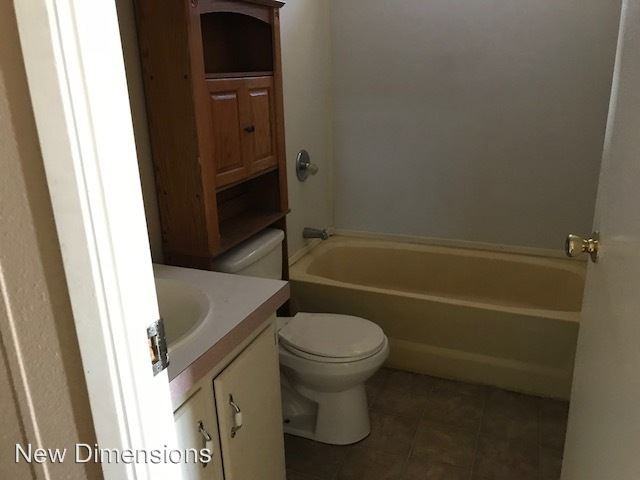 6225 Blackwood Rd - Photo 3 of 4