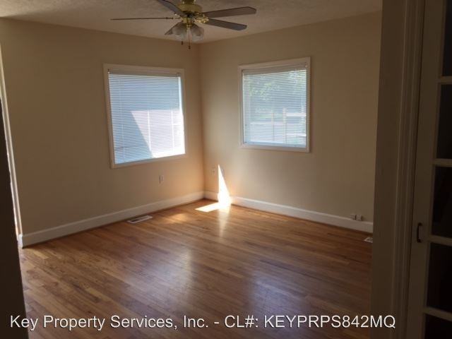 1609 F St - Photo 3 of 13