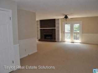 404 Fairway Dr SW - Photo 3 of 8