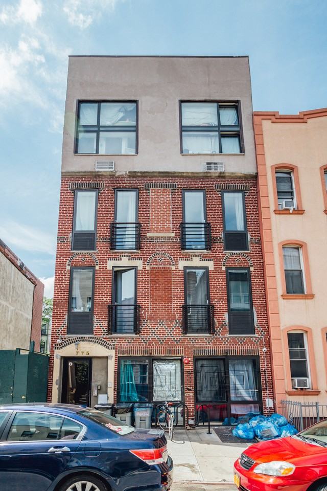 775 Hart Street #35ZW