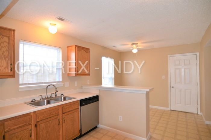 3932 Roundwood Dr - Photo 2 of 13